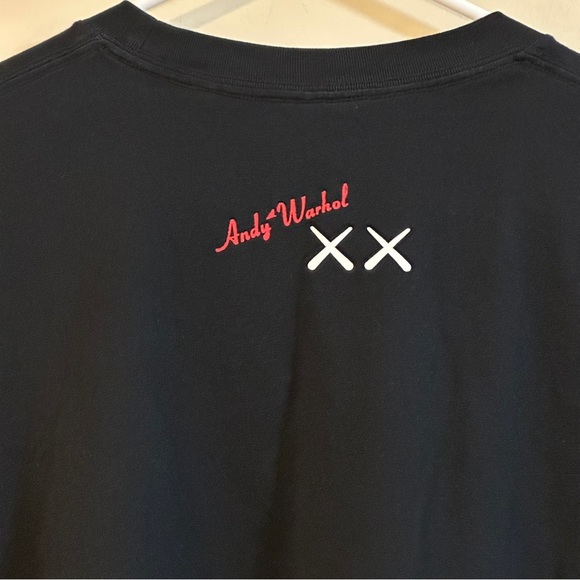 KAWS x Uniqlo Warhol UT Graphic T-shirt
Black Size Large - Picture 4 of 11